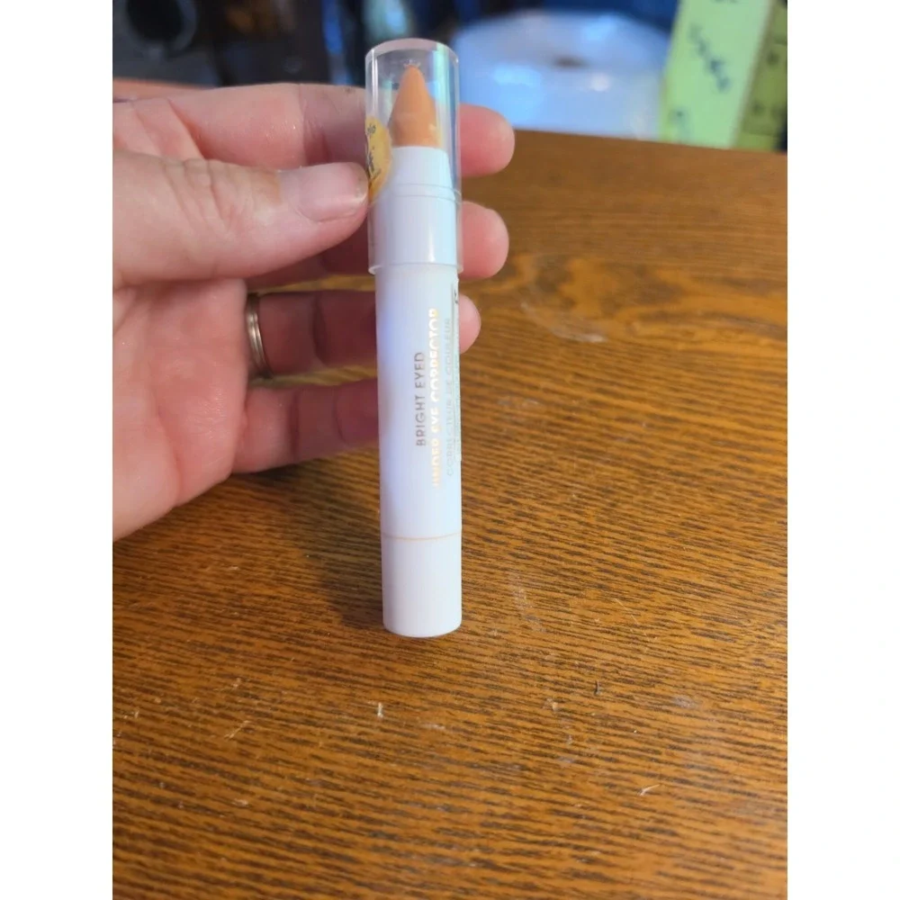 Bright Eyed Under Eye Corrector by Flower Beauty (Medium DEEP)